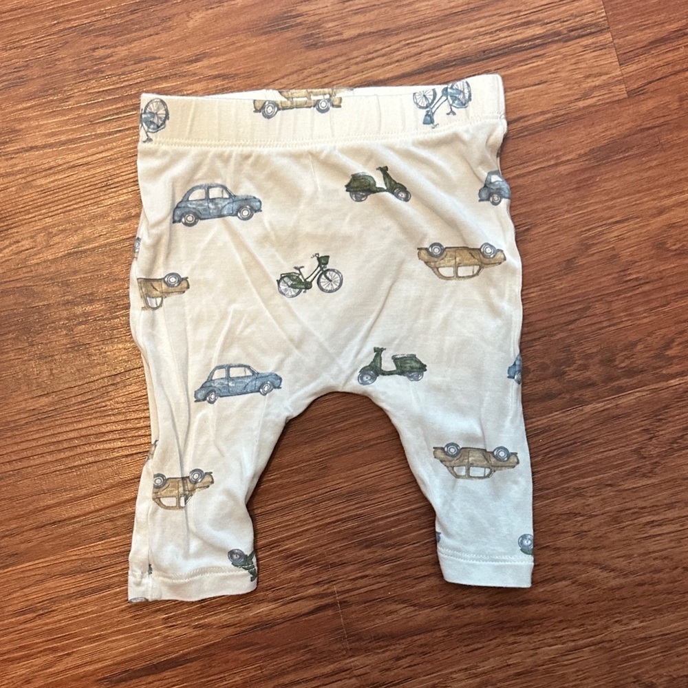 Carter’s Purely Soft Longsleeve Bodysuit and Pants Size 3 Months - Picture 2 of 5